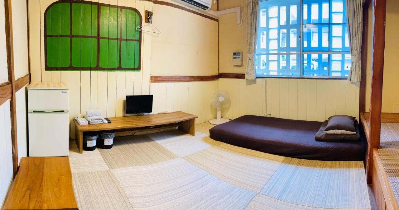 ペンションやいま日和 Hotel Ishigaki  Buitenkant foto