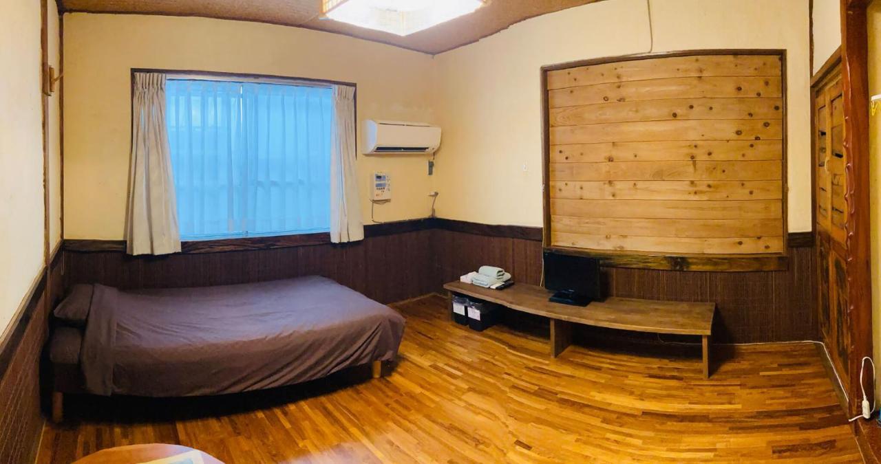 ペンションやいま日和 Hotel Ishigaki  Buitenkant foto